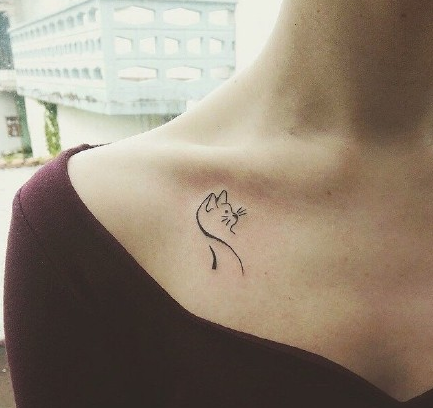 女性胸前线条喵星人纹身图案大全