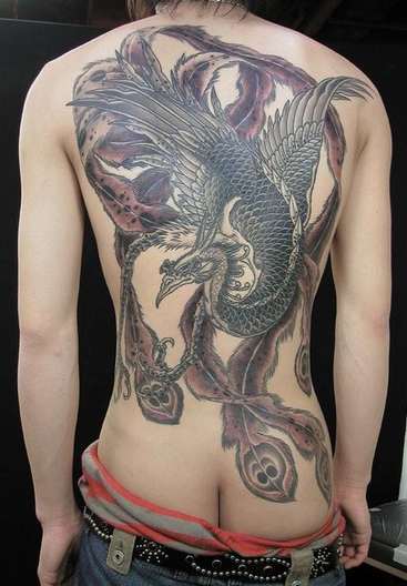 满背大气的凤凰纹身图案
