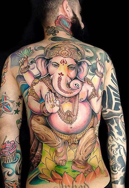 满背大气的象神纹身图案