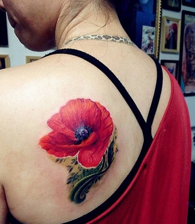 后背美丽花卉纹身图案