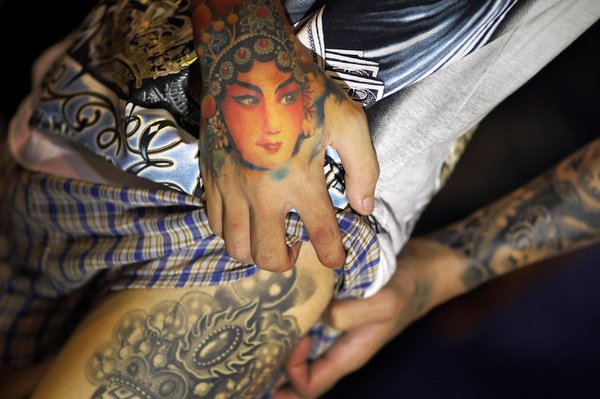 手腕花旦纹身图案