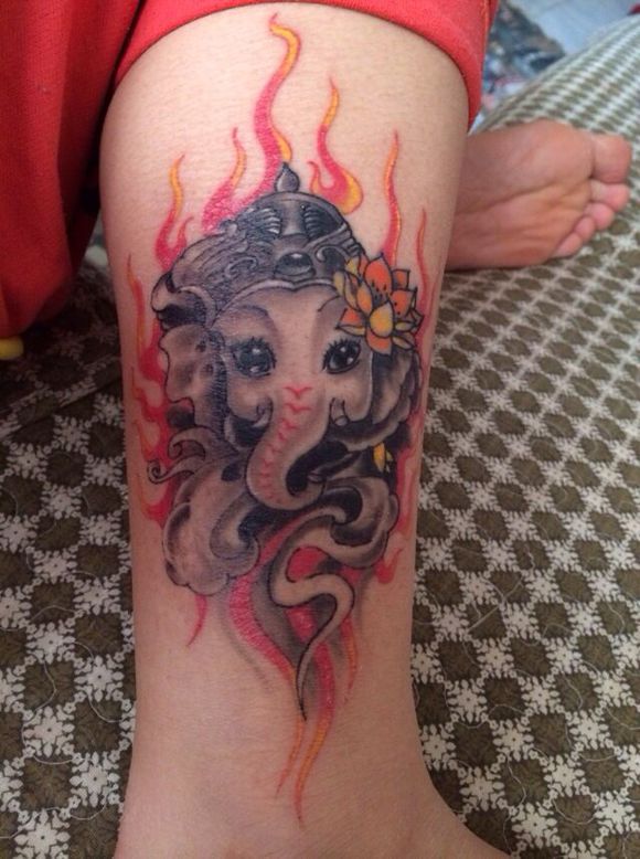 小腿象纹身图案