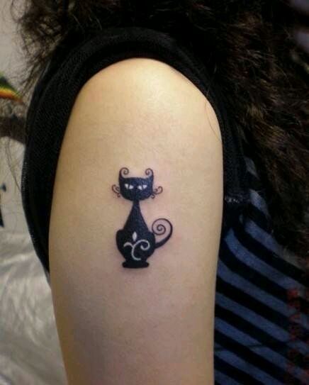 手臂可爱的喵星人纹身图案