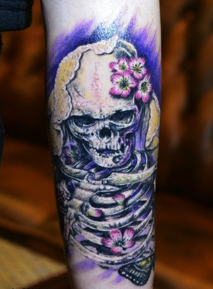 彩色恐怖骷髅头纹身图案