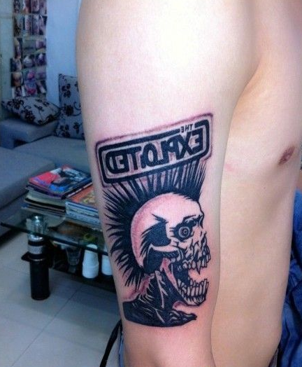 创意手臂朋克骷髅纹身图案