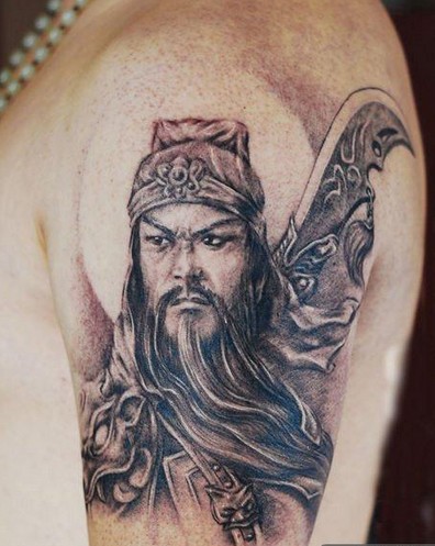 大臂个性的关公纹身图片