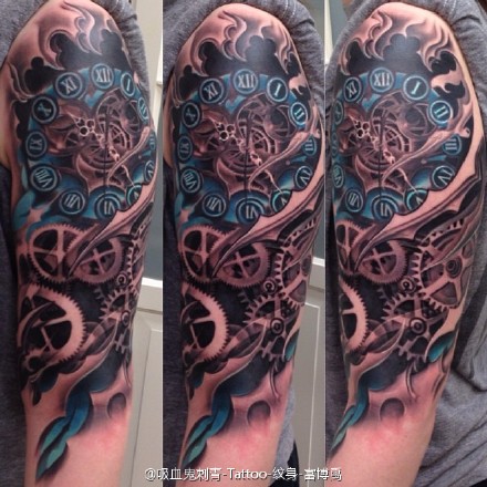 手臂纹上机械的彩绘纹身图案