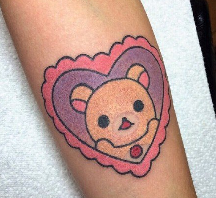 清新可爱的心形小兔子纹身图案