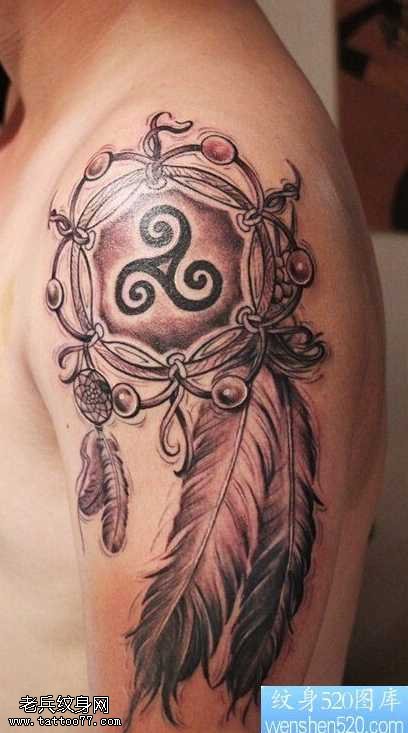 大臂捕梦网纹身图案