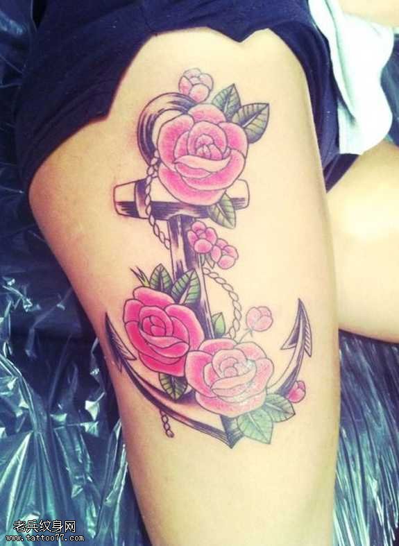 粉玫瑰船锚纹身图案