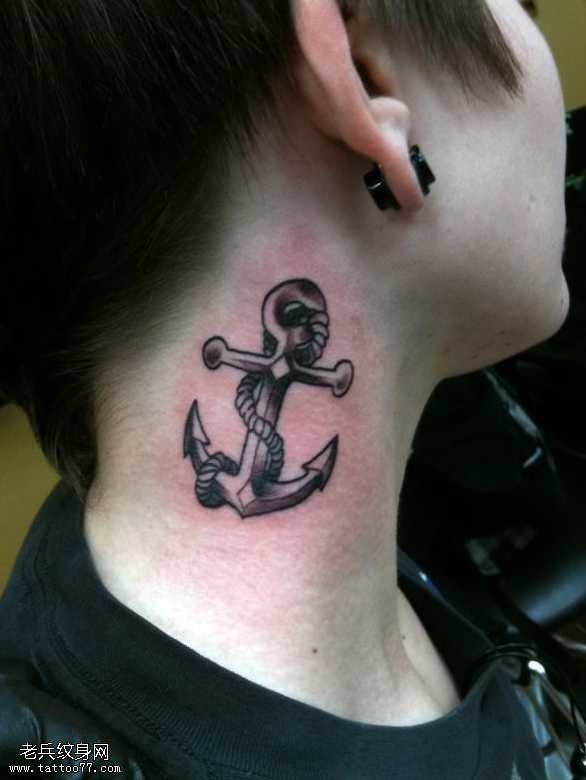 脖部船锚纹身图案