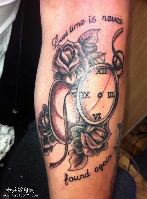 历史感的怀表纹身图案