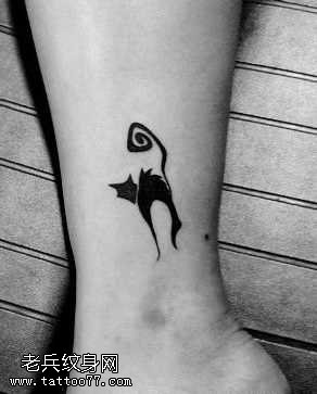 腿部流行可爱的图片猫咪纹身图案