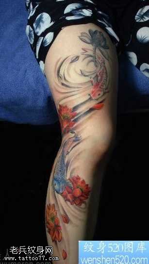 腿部水墨画鲤鱼莲花纹身图案