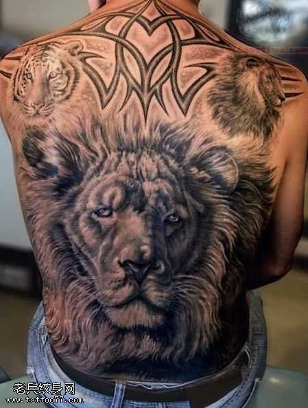 背部霸气的神狮子纹身图案