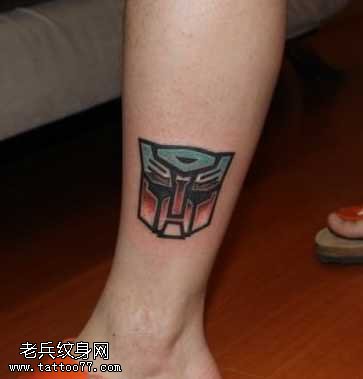 腿部变形金刚纹身图案