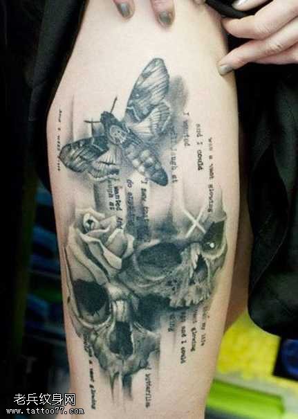 腿部蝴蝶骷髅纹身图案