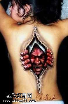 背部撕皮恶魔纹身图案