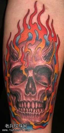火骷髅纹身图案