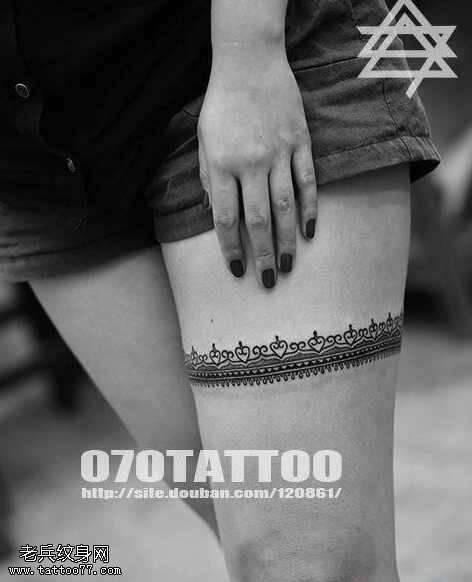 腿部性感纹身图案