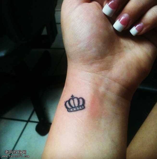 小清新皇冠纹身图案