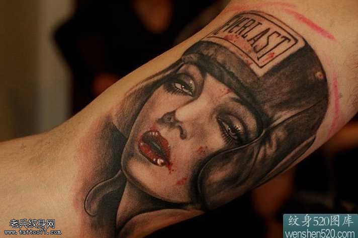 带着雷锋帽的妹纸肖像纹身图案