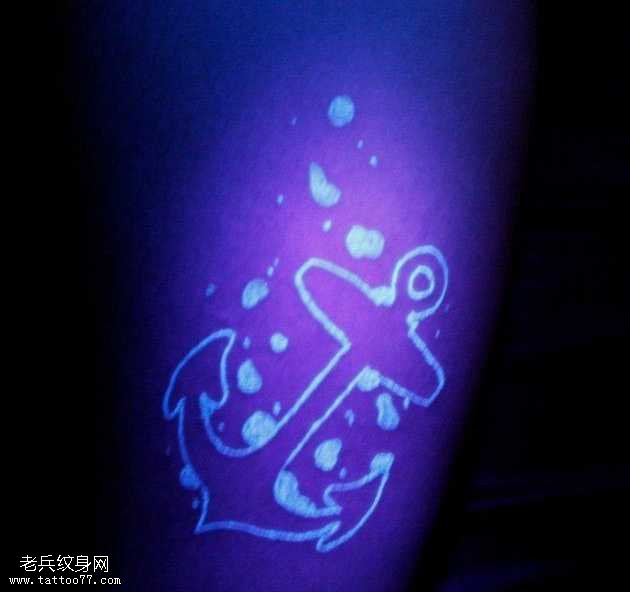 腿部隐形纹身图案