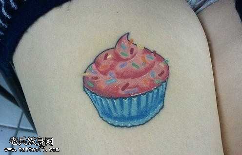 腿部好看的冰激凌纹身图案