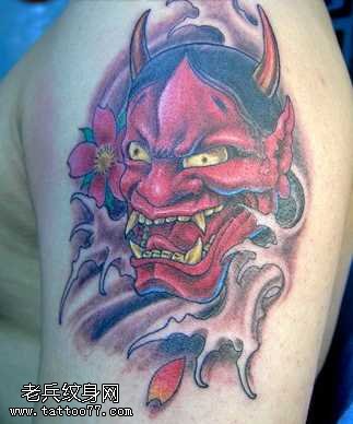 胳膊红般若纹身图案