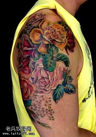 胳膊玫瑰纹身图案