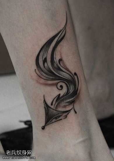 腿部狐狸纹身图案