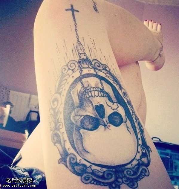腿部时尚骷髅纹身图案