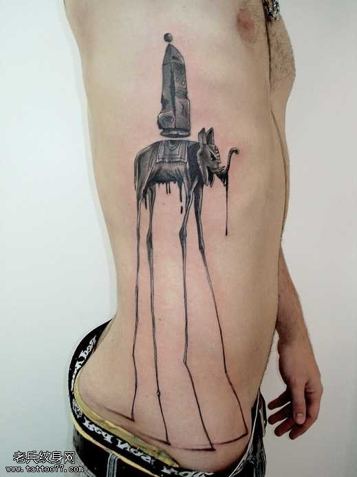 腹部个性象长高纹身图案