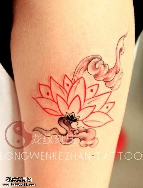 胳膊红莲花纹身图案