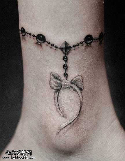 腿部精美链纹身图案