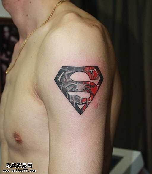 胳膊超人蜘蛛标志纹身图案