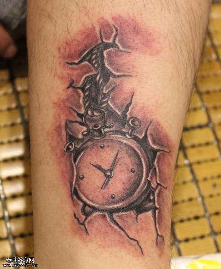 腿部撕时钟纹身图案