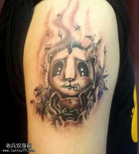 胳膊熊猫萌纹身图案