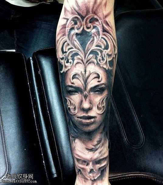 手臂花藤女人纹身图案