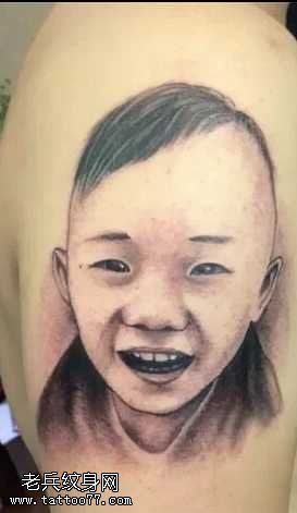 胳膊小孩纹身图案