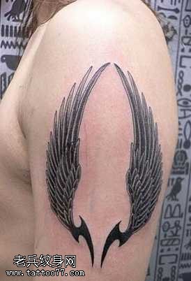 胳膊大气翅膀纹身图案