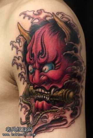 胳膊红般若纹身图案