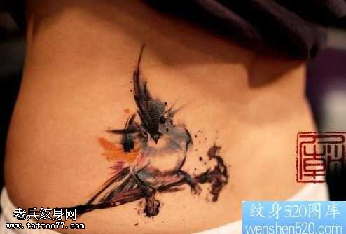 腰部好看的小鸟纹身图案