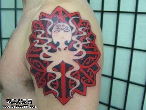 胳膊乌贼红腾纹身图案
