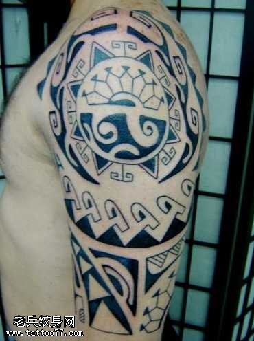 胳膊帅气的玛雅图腾纹身图案