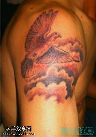 胳膊鸽子纹身图案
