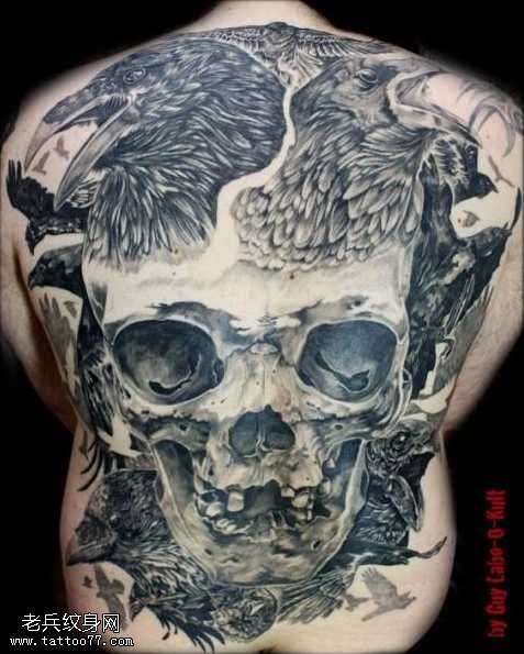 满背很个性骷髅乌鸦纹身图案