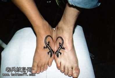 脚部虎壁情侣纹身图案