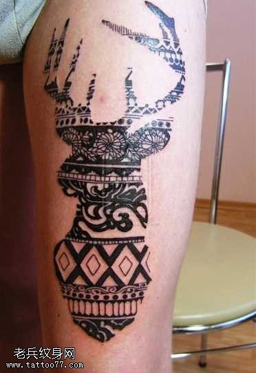 腿部鹿图腾纹身图案