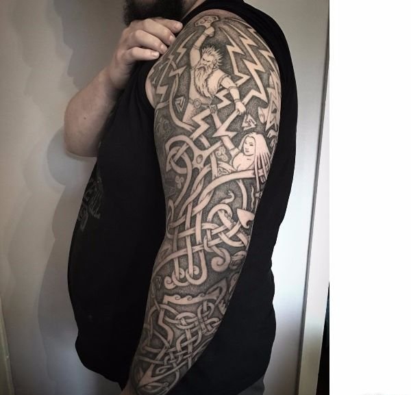 北部欧洲的古代文化大面积点刺纹身图案